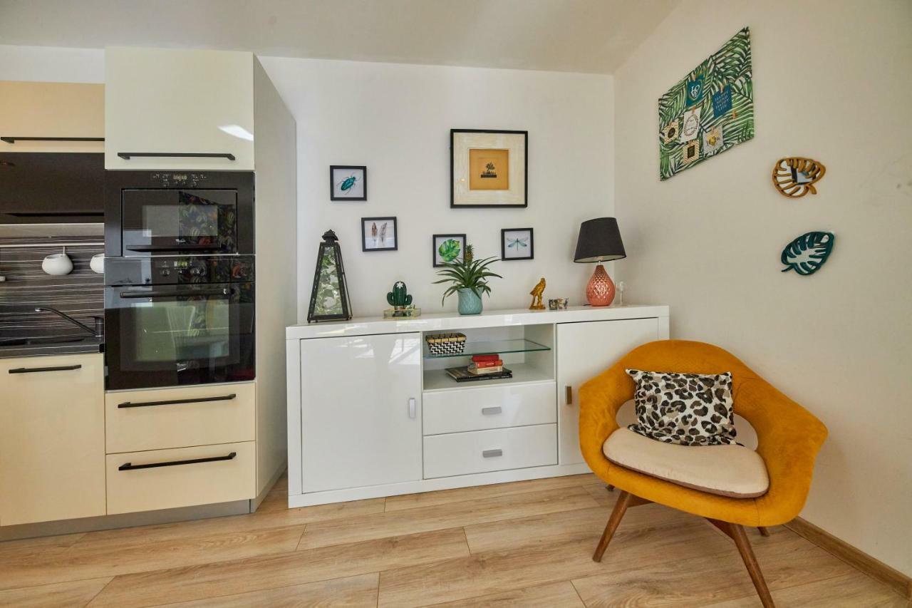 Pineapple Apartment Братислава Экстерьер фото